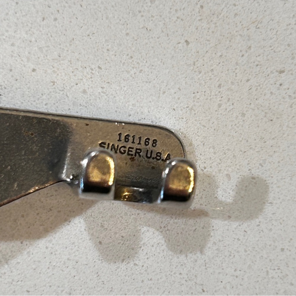 Singer Sewing Machine Foot Attachments - Picture 7 of 12